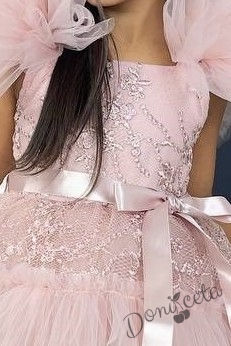 Официална детска рокля с  тюл и помпони  в розово с дантела 2