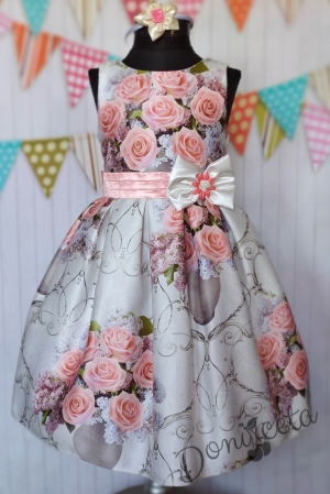 Официална детска рокля без ръкав на нежни цветя 250В