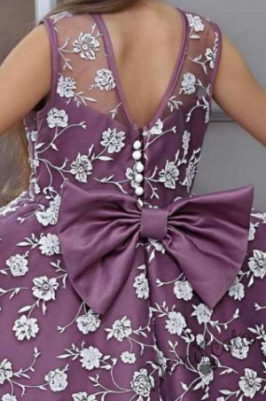 Официална детска рокля без ръкав на цветя в лилаво 3