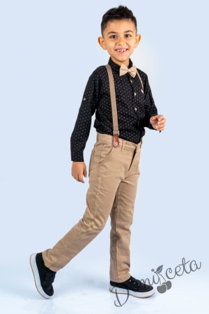 Комплект за момче от риза в черно на точки, папионка, тиранти и панталони в бежово 2