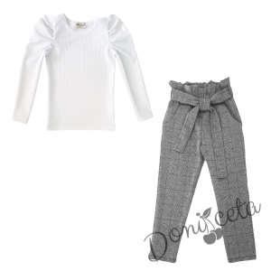 Детски комплект от блуза в бяло и  панталони в сиво  1