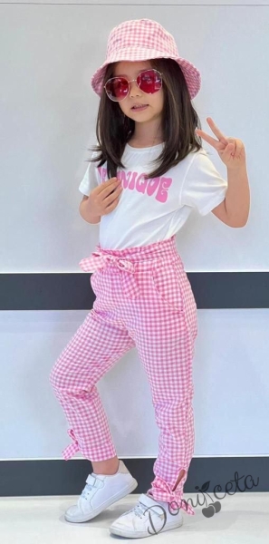 Летен детски комплект от тениска и панталон в бяло и розово с шапка 1