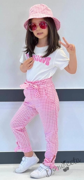 Летен детски комплект от тениска и панталон в бяло и розово с шапка 2