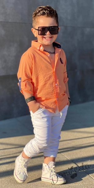 Комплект от риза в оранжево и панталон в бяло за момче 1