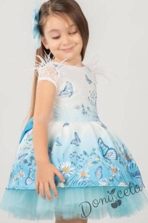 Детска рокля в светлосиньо и бяло с цветя с панделка за коса с къс ръкав 3