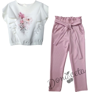Комплект за момиче с дълъг панталон в розово и блузка с къс ръкав тип прилеп и къдрички с цветя в екрю 31231215