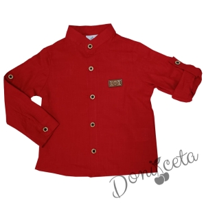 Комплект от панталон в тъмносиньо, риза в червено с емблема и тиранти в кафяво 88523669 3