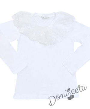 Детска блуза с дълъг ръкав в бяло с нежна дантела