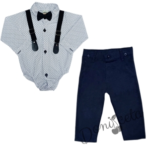 Бебешки комплект от панталон в тъмносиньо, боди-риза в бяло с орнаменти, тиранти и папийонка 69741123