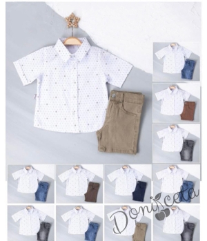 Комплект от риза с къс ръкав в бяло с тъмносини орнаменти и къси панталони в тъмносиньо 3