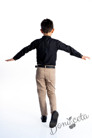 Детски комплект от риза с дълъг ръкав в черно и дълъг панталон в бежово с колан в черно  5