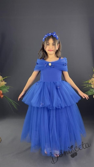 Детска официална дълга рокля Алиса в тъмносиньо с паднало рамо от тюл на пластове с цветя и диадема от цветя 2