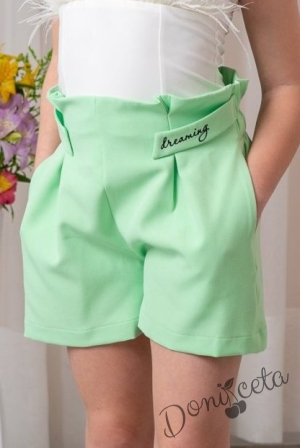 Къси панталони Contrast в зелено за момиче с емблема 2