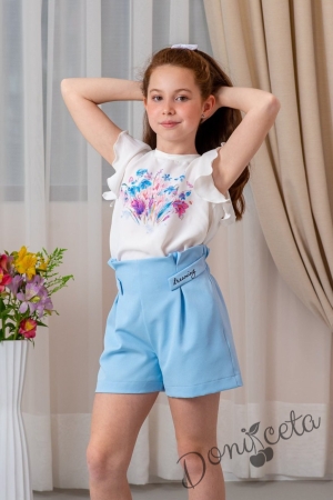 Летен детски комплект за момиче от туника с цветя и къс ръкав и къси панталони Contrast в светлосиньо с емблема 1