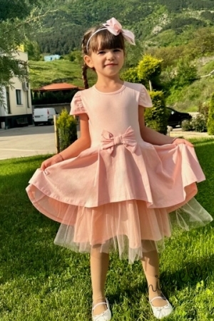 Комплект от детска рокля  в прасковено с къс ръкав панделка и тюл Надежда  с болеро1