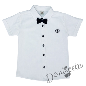 Детска риза с къс ръкав в бяло с емблема и папийонка в тъмносиньо 528102040