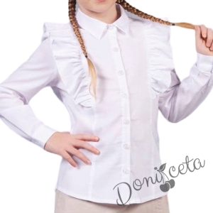 Комплект от блуза в бяло с дълъг ръкав и къдрици и къси панталони в черно 2