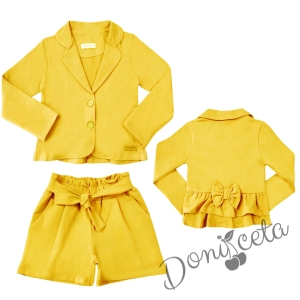 Комплект за момиче от къси панталони и сако в жълто и блуза с къс ръкав и дантела в бяло 2