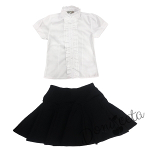 Комплект от пола в черно и риза с къс ръкав в бяло с къдрички