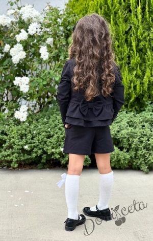 Комплект за момиче от  3 части-къси панталонки, риза с панделка и сако в черно3