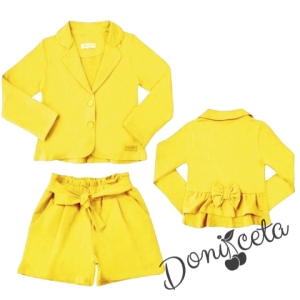 Детски комплект от 4 части - къси панталонки и сако в жълто с тениска в черно и диадема в жълто и черно 3