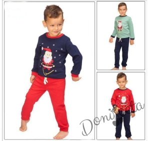 Леко ватирано пижама за момче в тъмносиньо и червено с Дядо Коледа на ски и снежинки 2