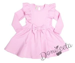 Детска рокля в розово с дълъг ръкав, къдрички и панделка 32434012 3