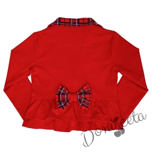 Детски комплект от къси панталонки в червено каре, сако в червено с каре и блуза в бяло с коледна картинка на момиче 3