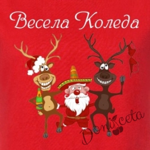 Дамска тениска в червено с весел Дядо Коледа и елени 2