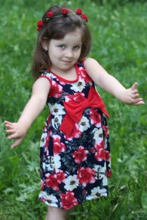 Лятна детска рокля без ръкав на цветя с панделка отпред