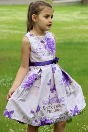 Лятна детска рокля в лилаво на цветя