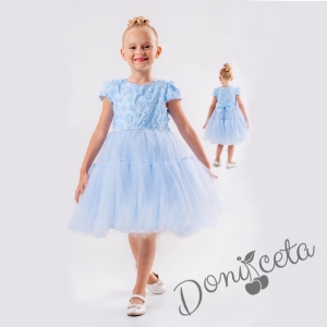 Официална детска рокля в светлосиньо с тюл и 3Д цветя 1