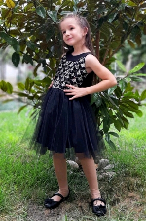 Детска официална рокля с къс ръкав с черно с пайети Карън 2