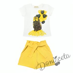Комплект за момиче от тениска в бяло с балони и къси панталони в жълто 1