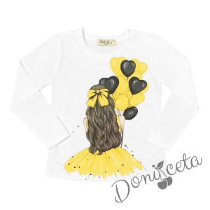 Комплект за момиче от блуза в бяло с балони, къси панталони и сако в жълто2