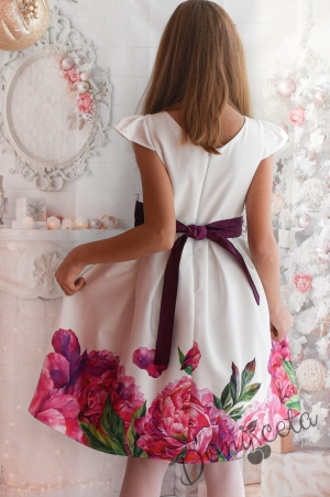 Детска рокля в екрю с цветя 2