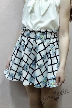 Комплект Тея от пола-панталон на цветя и блуза с панелка в бяло 3