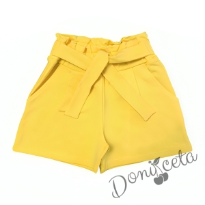 Комплект за момиче от 3 части- сако и панталони в жълто и блуза в бяло 5