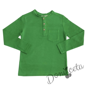 Детски комплект за момче от блуза в зелено с дълъг ръкав и дълги дънки в синьо 2