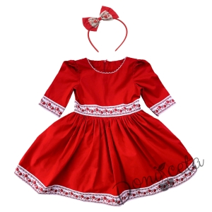 Детска рокля в червено с фолклорни/етно мотиви тип носия и диадема 1