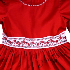 Детска рокля в червено с фолклорни/етно мотиви тип носия и диадема 3