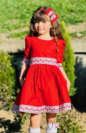 Детска народна носия-рокля в червено с фолклорни/етно мотиви 4