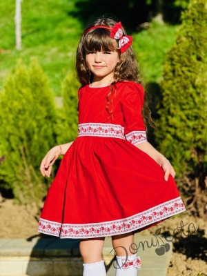 Детска народна носия-рокля в червено с фолклорни/етно мотиви 5