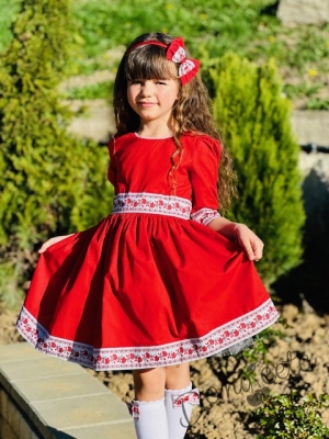 Детска народна носия-рокля в червено с фолклорни/етно мотиви 6