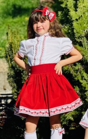 Комплект за момиче от 2 части- пола и риза с къс ръкав и къдрици с фолклорни/етно мотиви 4