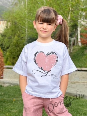 Детски комплект за момиче от тениска в бяло със сърце и панталонче в пепел от рози4