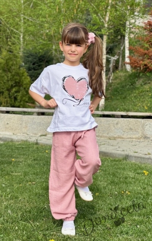 Детски комплект за момиче от тениска в бяло със сърце и панталонче в пепел от рози5