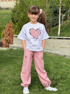 Детски комплект за момиче от тениска в бяло със сърце и панталонче в пепел от рози7