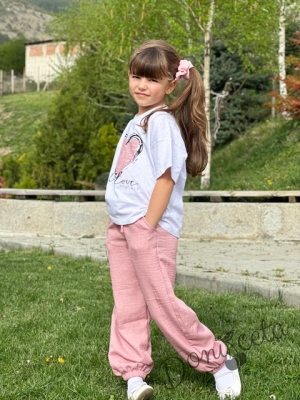 Детски комплект за момиче от тениска в бяло със сърце и панталонче в пепел от рози8