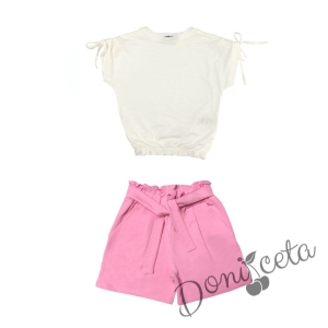 Комплект от 2 части- блуза в екрю и къси панталони в розово
